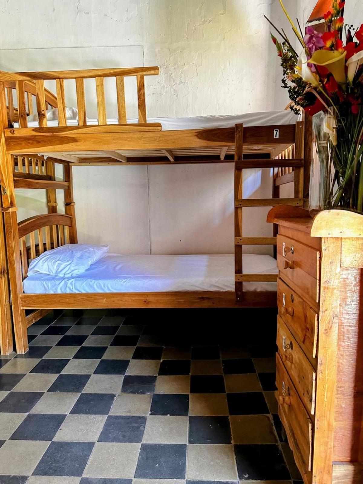 Casa Yoly Hostel Гранада Экстерьер фото