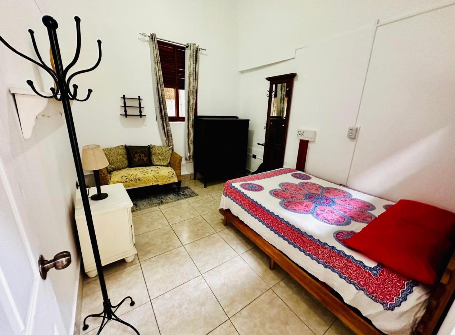 Casa Yoly Hostel Гранада Экстерьер фото